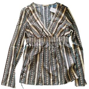 Women’s long sleeve patterned blouse